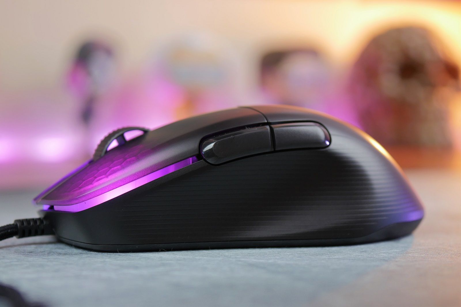 Roccat Kone Pro review: Lightweight without the holes photo 6