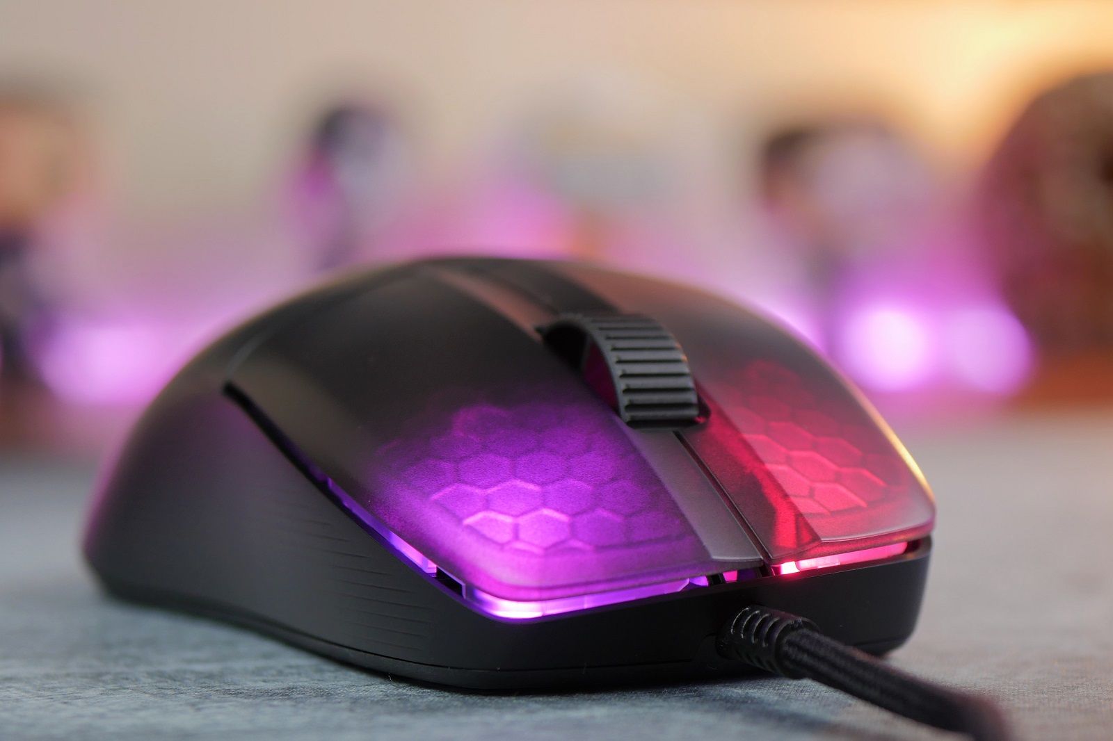 Roccat Kone Pro review: Lightweight without the holes photo 7