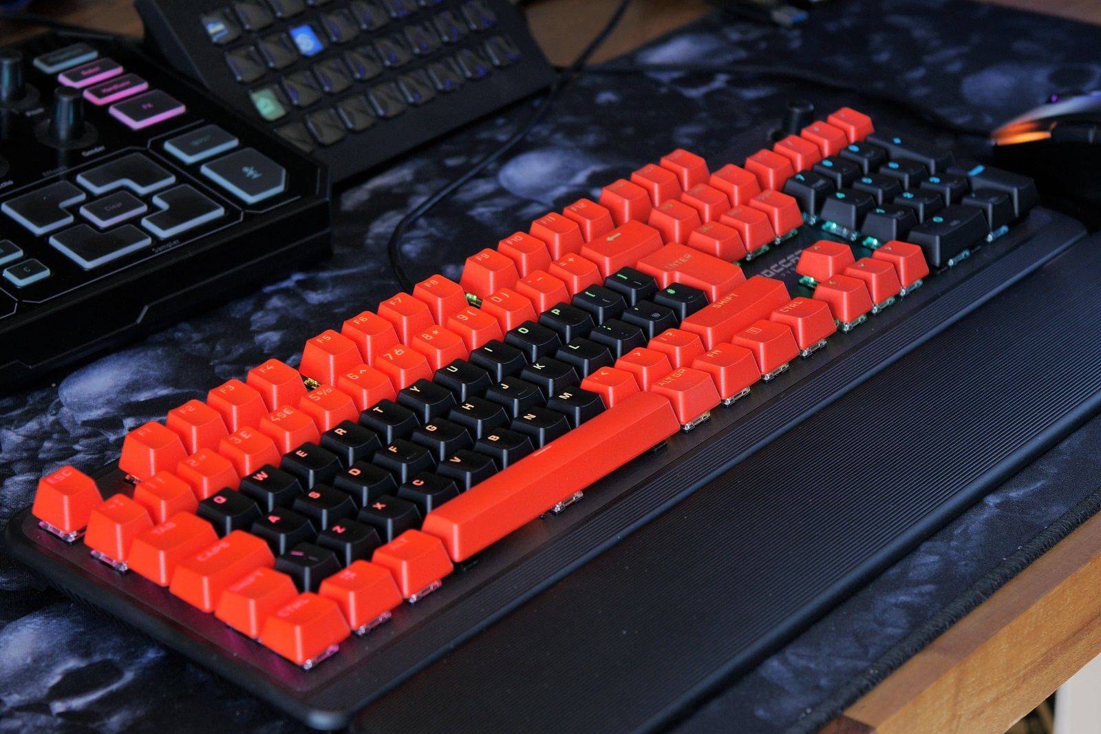 Roccat Pyro gaming keyboard review: An affordable mechanical keyboard with appeal photo 13