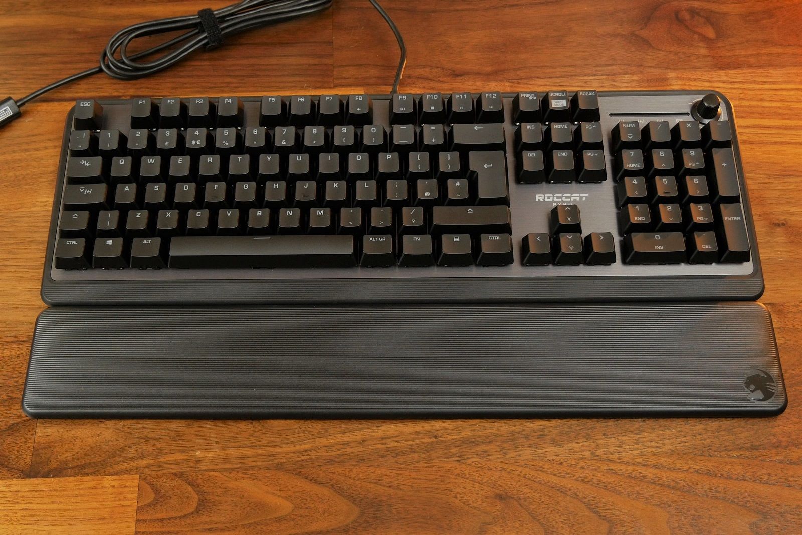 Roccat Pyro gaming keyboard review: An affordable mechanical keyboard with appeal photo 8