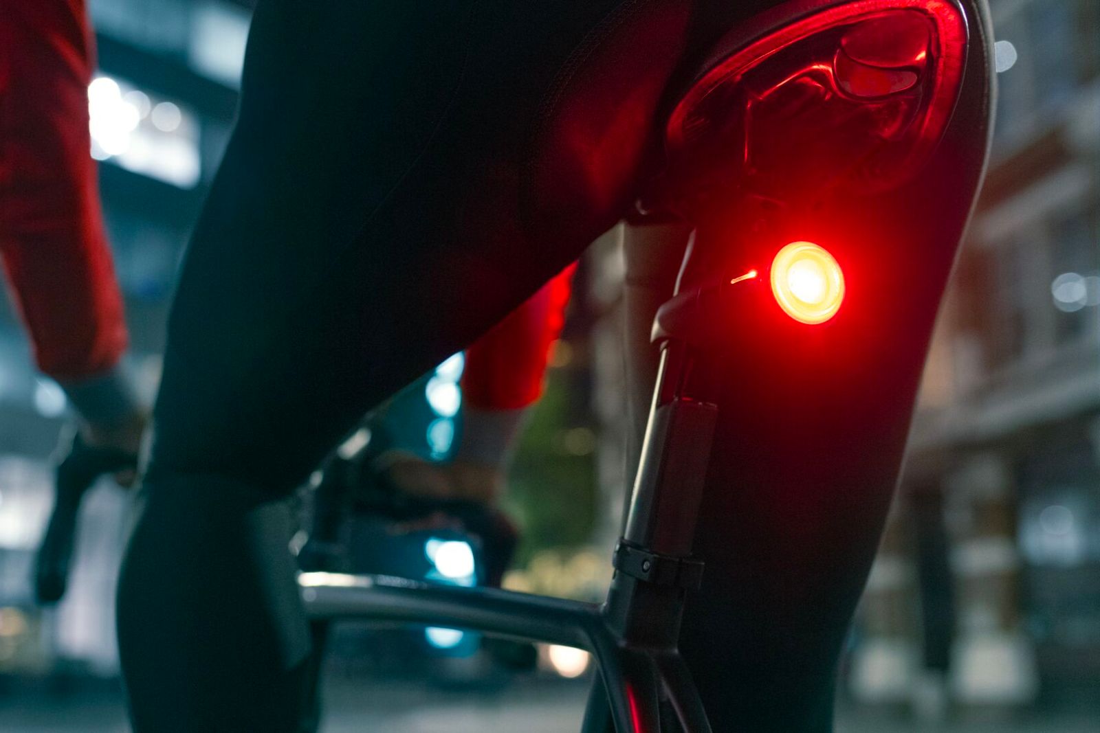 Get the Vodafone Curve Bike Light and GPS Tracker from as little as £2 per month photo 2