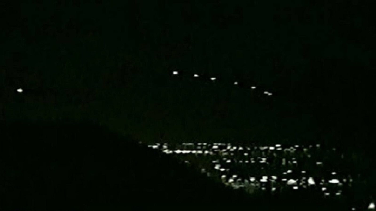 Best UFO photos and sightings captured on film photo 3