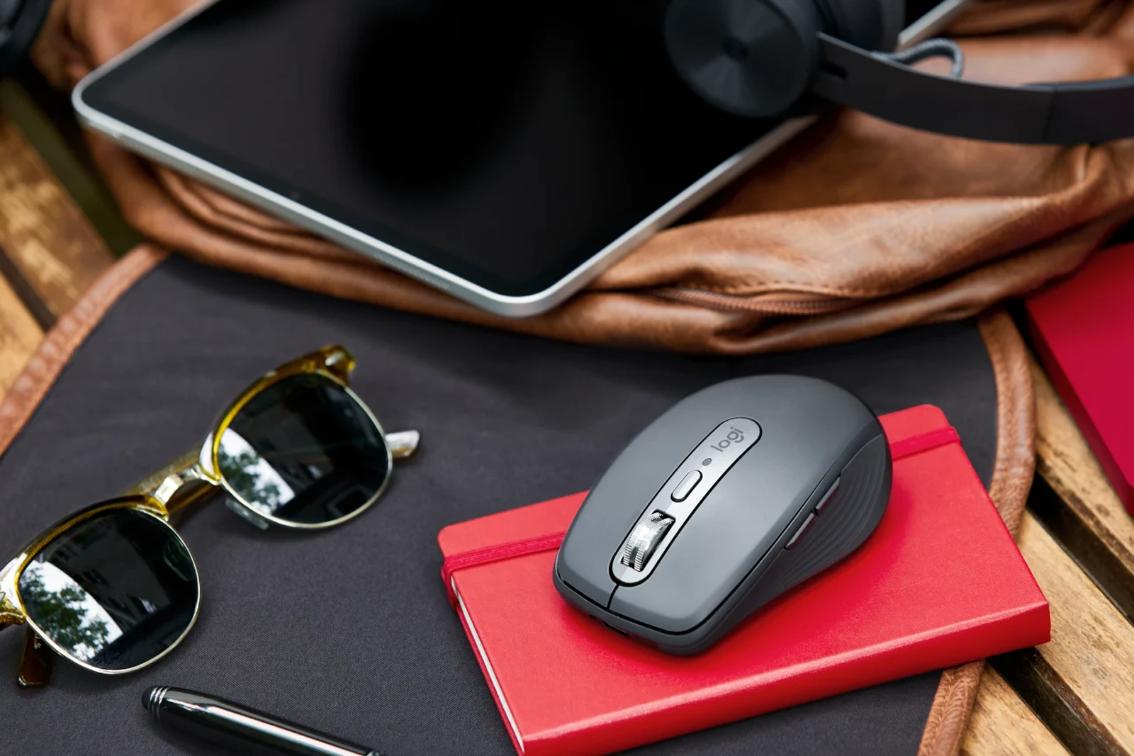Upgrade your home office with these superb little Logitech mice at Curry's PC World photo 3
