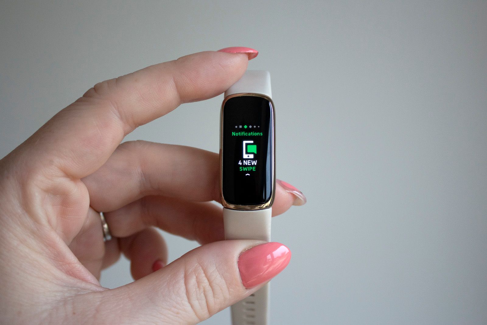 Fitbit Luxe review: A tiny tracker that's both easy and hard on the eyes