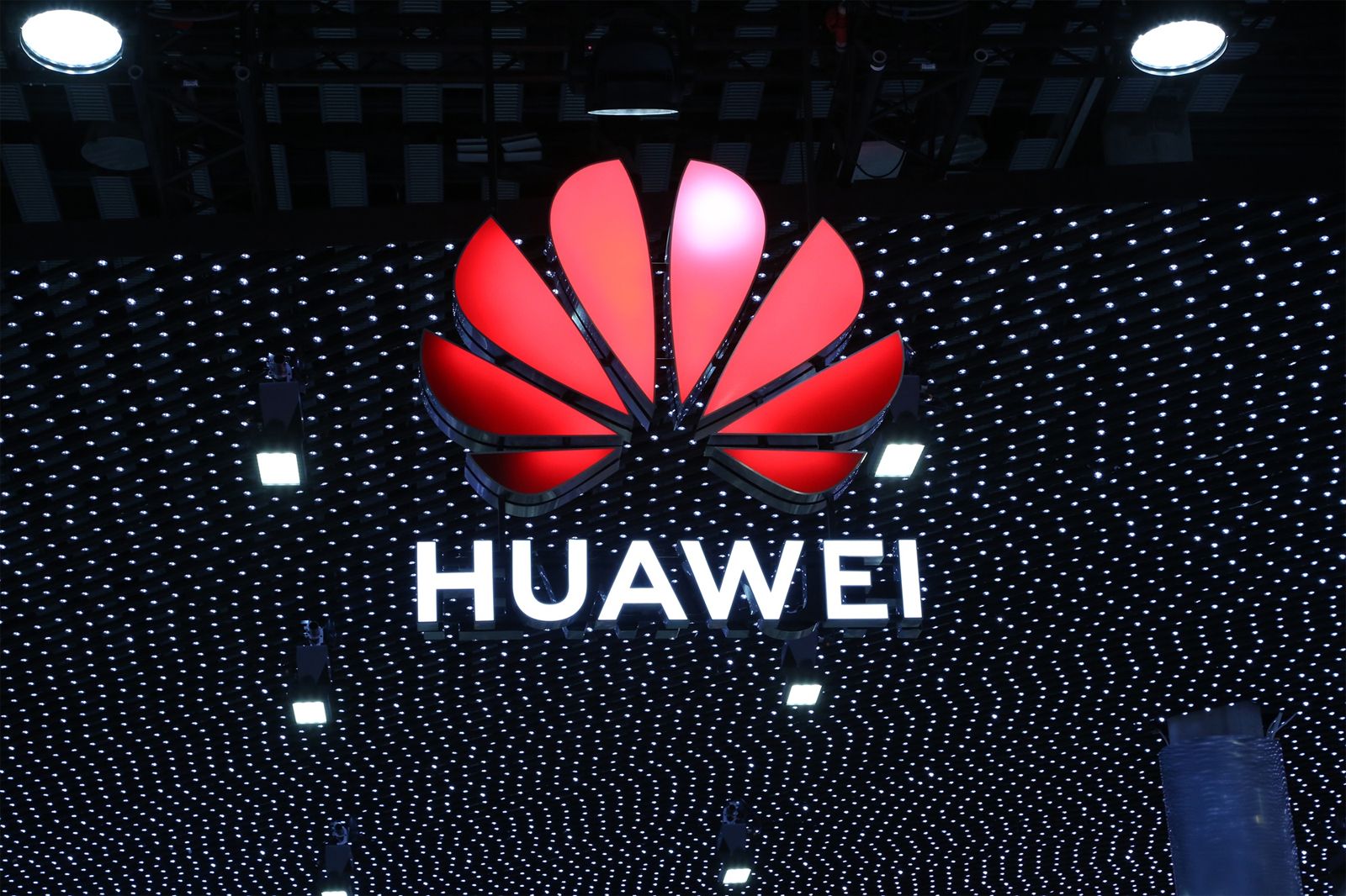 Upcoming Huawei phone set to introduce an under-display front camera photo 1
