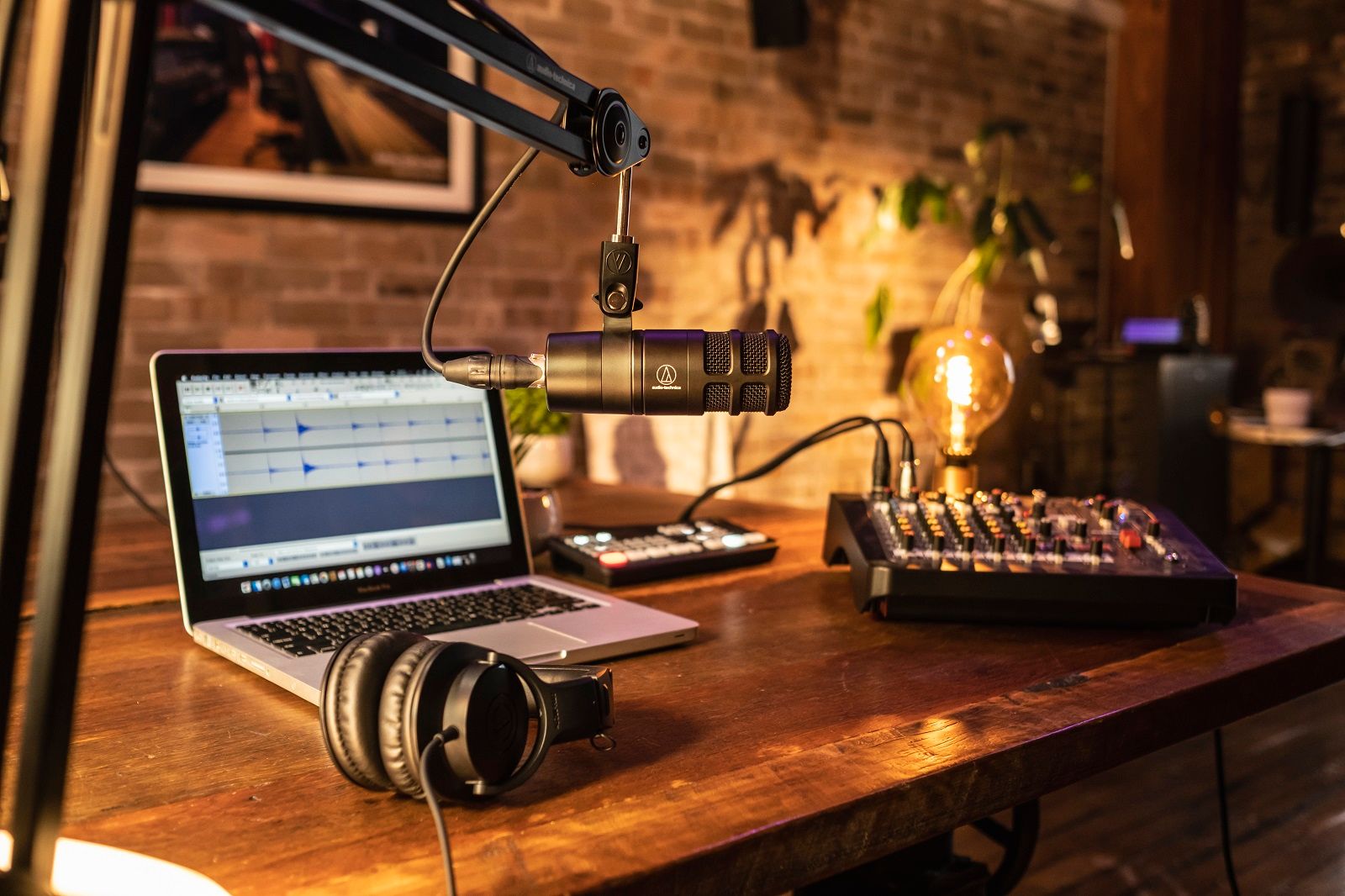 Audio-Technica Launches AT2040 Podcast microphone photo 1
