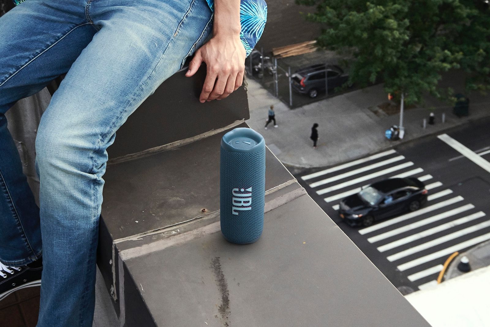 JBL Flip 6 boasts improved durability and louder, more colourful design photo 1