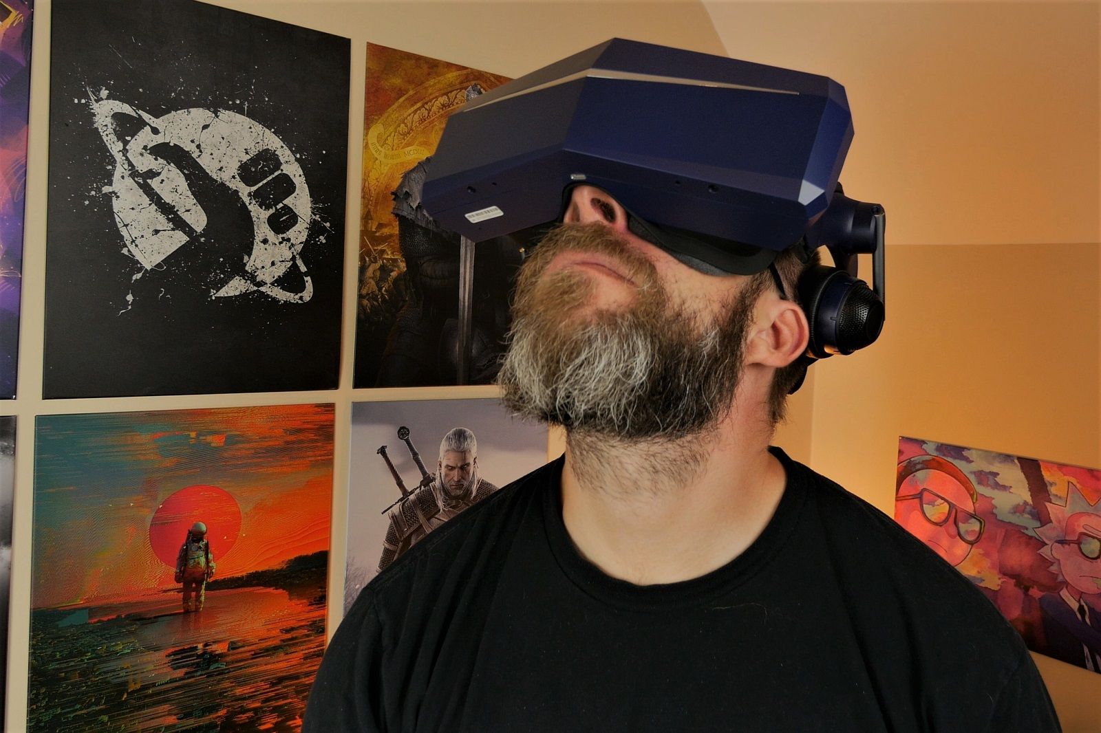 Pimax 8K X VR headset review on the head photo 4