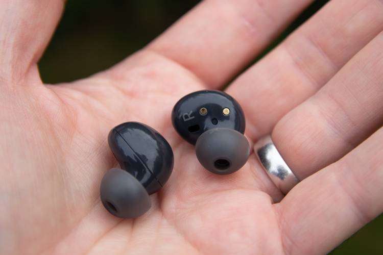 Galaxy Buds 2 　新品 未使用 Samsung Galaxy Buds 2 Review - YouTube