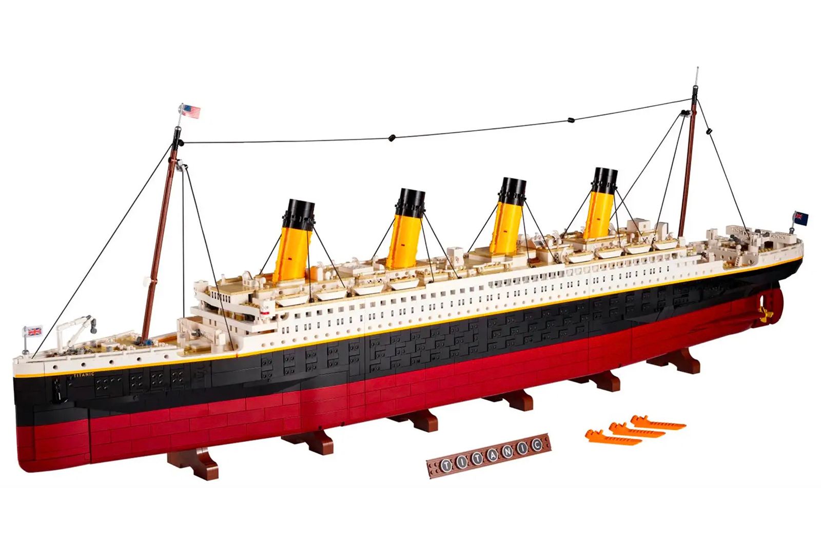 Is this Lego's biggest set ever? 9,090-piece Titanic replica unveiled lead photo 2