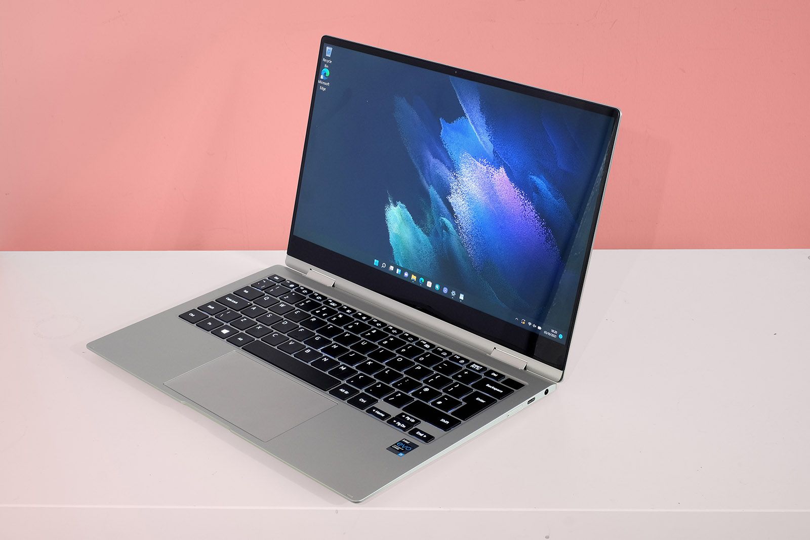 Samsung Galaxy Book Pro 360 5G review photo 8