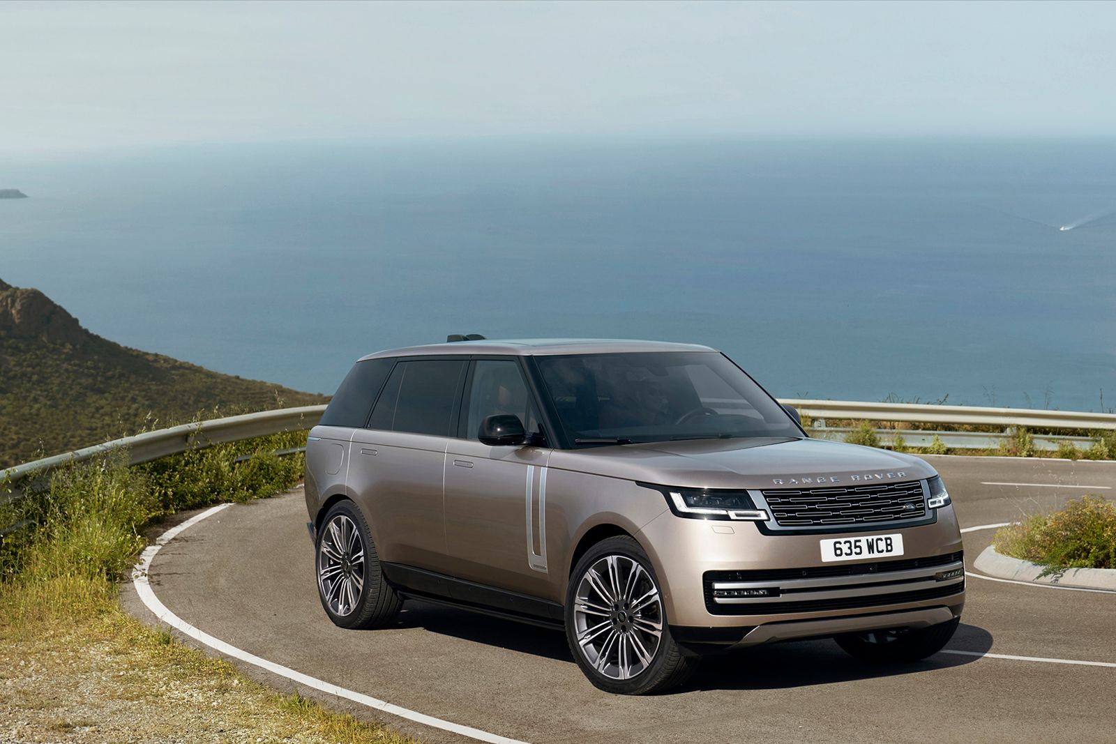 The new Range Rover is basically the largest Alexa device so far photo 3