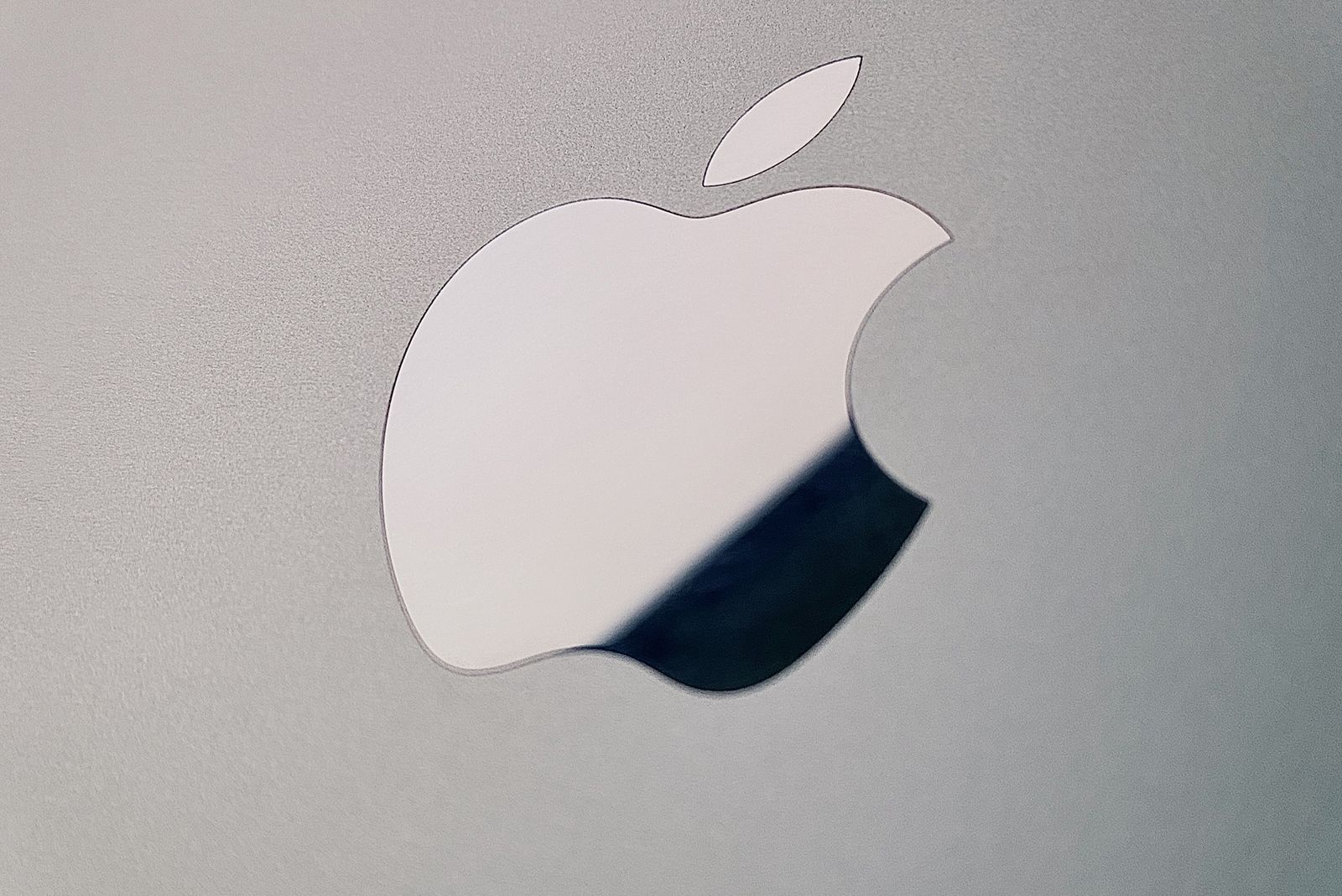 Apple's autonomous electric car could launch in 2025 with no steering wheel photo 1