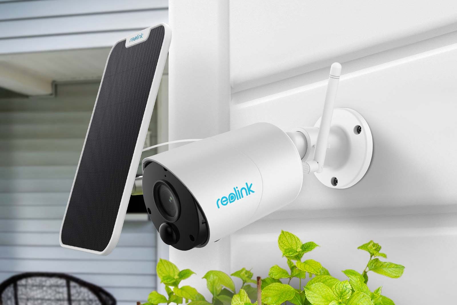 Protect your home with this wireless and wire-free outdoor rechargeable security camera photo 2