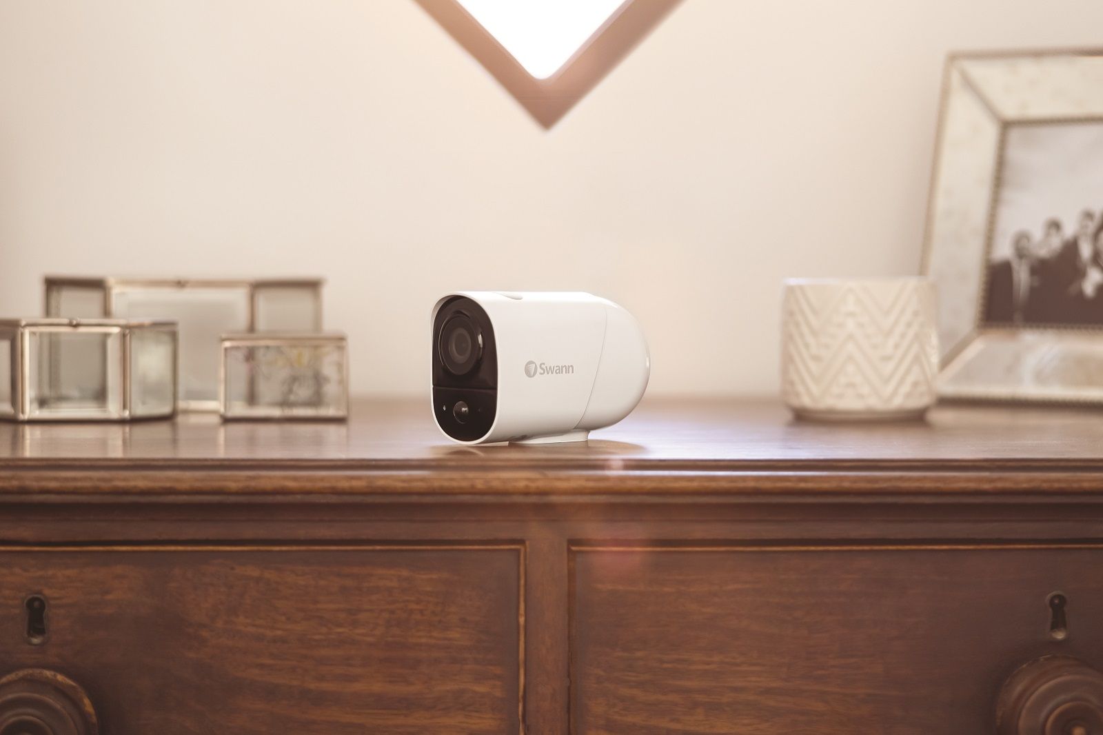 Get flexible home security this winter with the Swann Xtreem all-wireless security camera photo 2