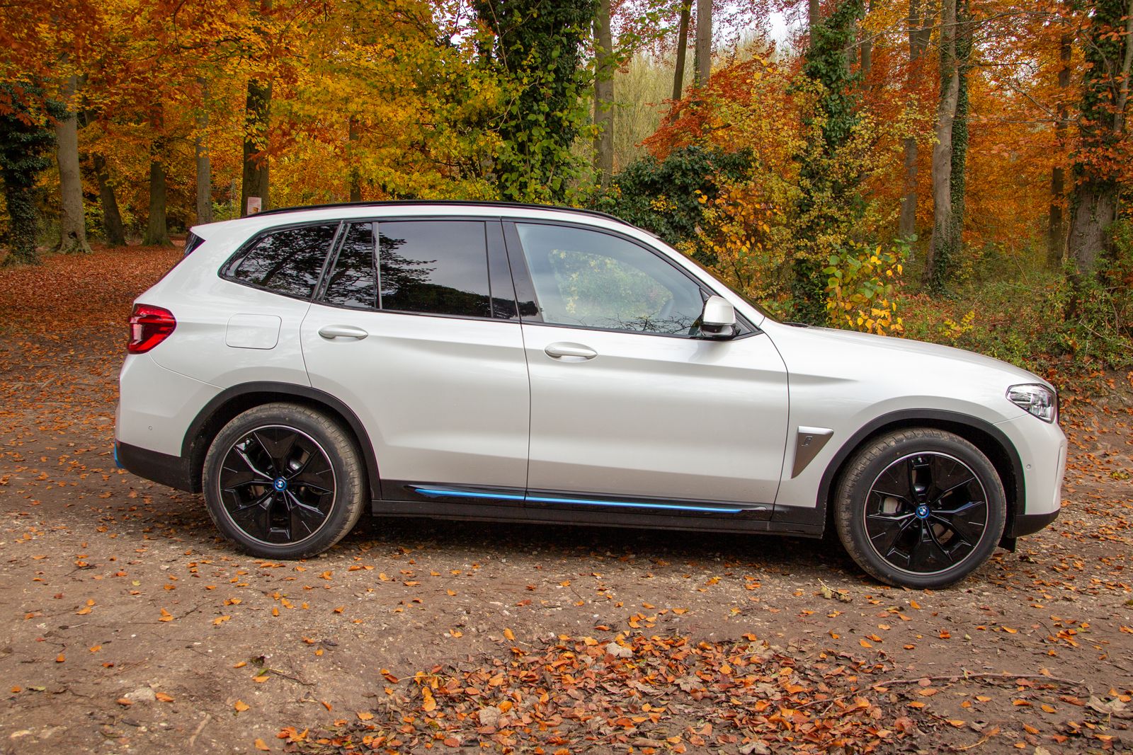 BMW iX3 review photo 9