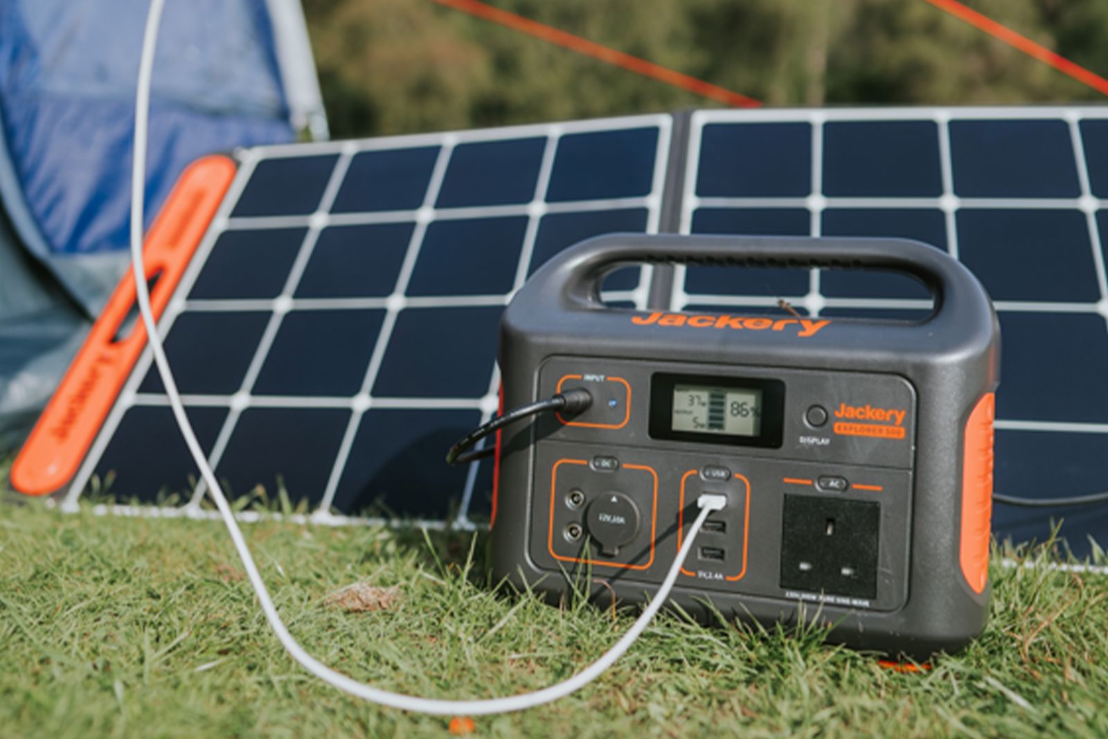 Prepare your next trip with Jackery solar generator