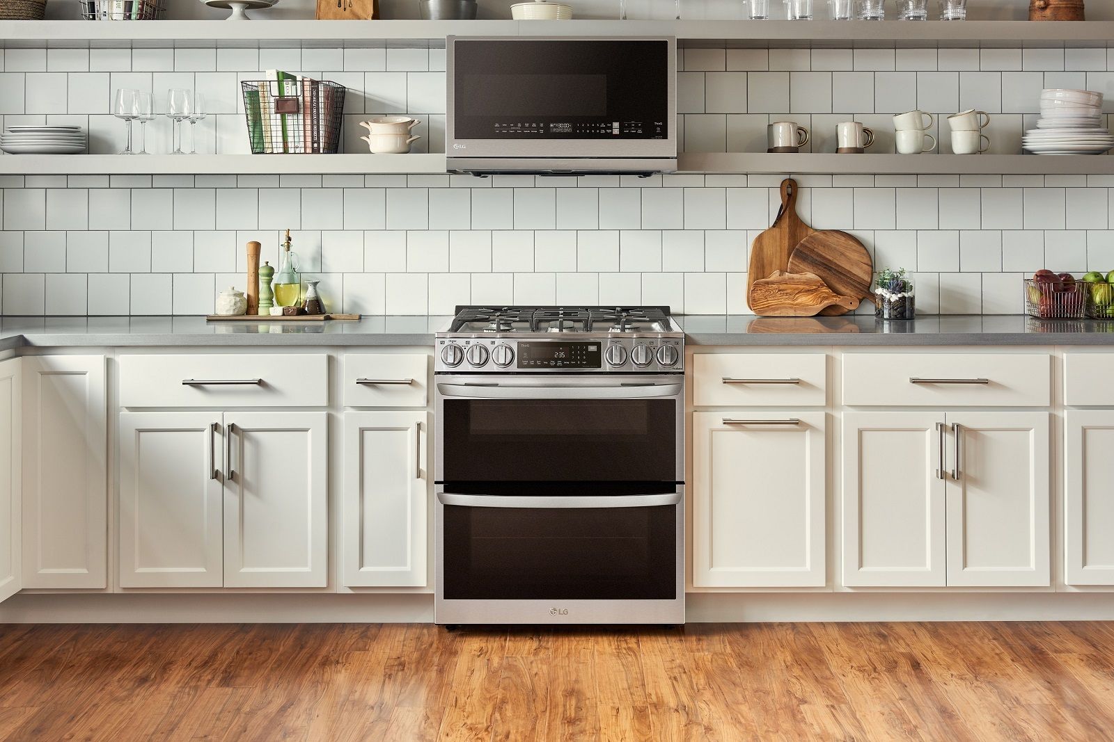 LG's smart oven and microwave for 2022 will feature ThinQ recipes photo 1