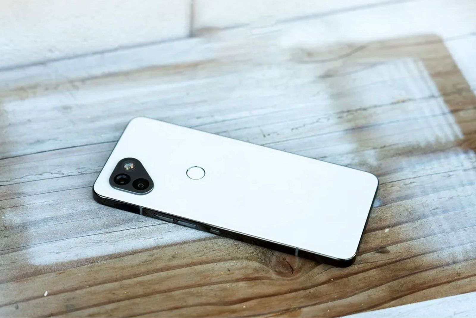 Osom OV1 is an Essential Phone reboot, but with a focus on privacy photo 1