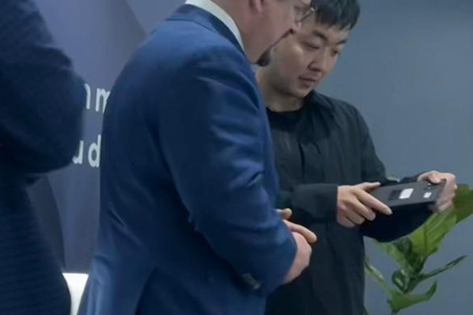 Nothing phone leaks in Carl Pei hands-on with Qualcomm CEO photo 2
