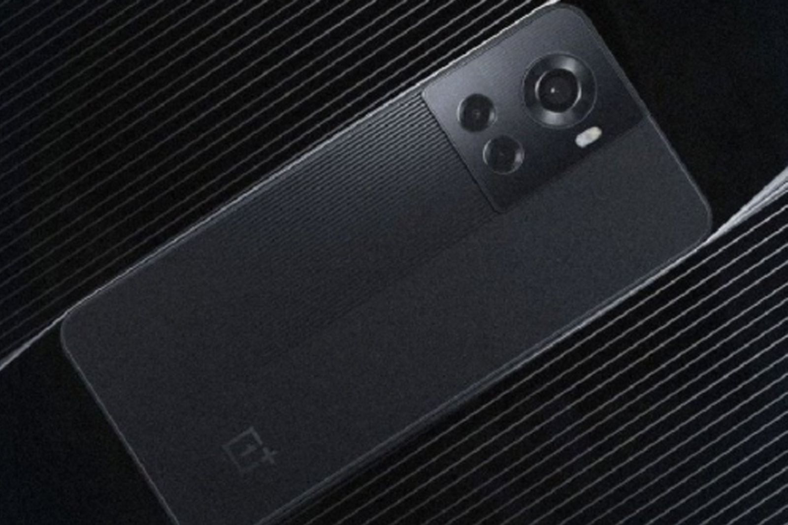 OnePlus 10R publicity image accidentally posted by Amazon photo 1
