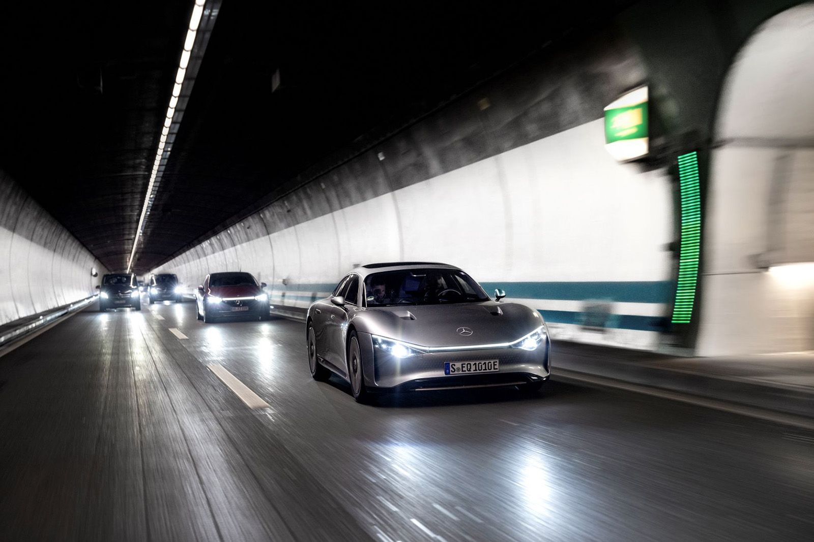Mercedes-Benz Vision EQXX travels over 1,000 km on a single battery charge photo 2