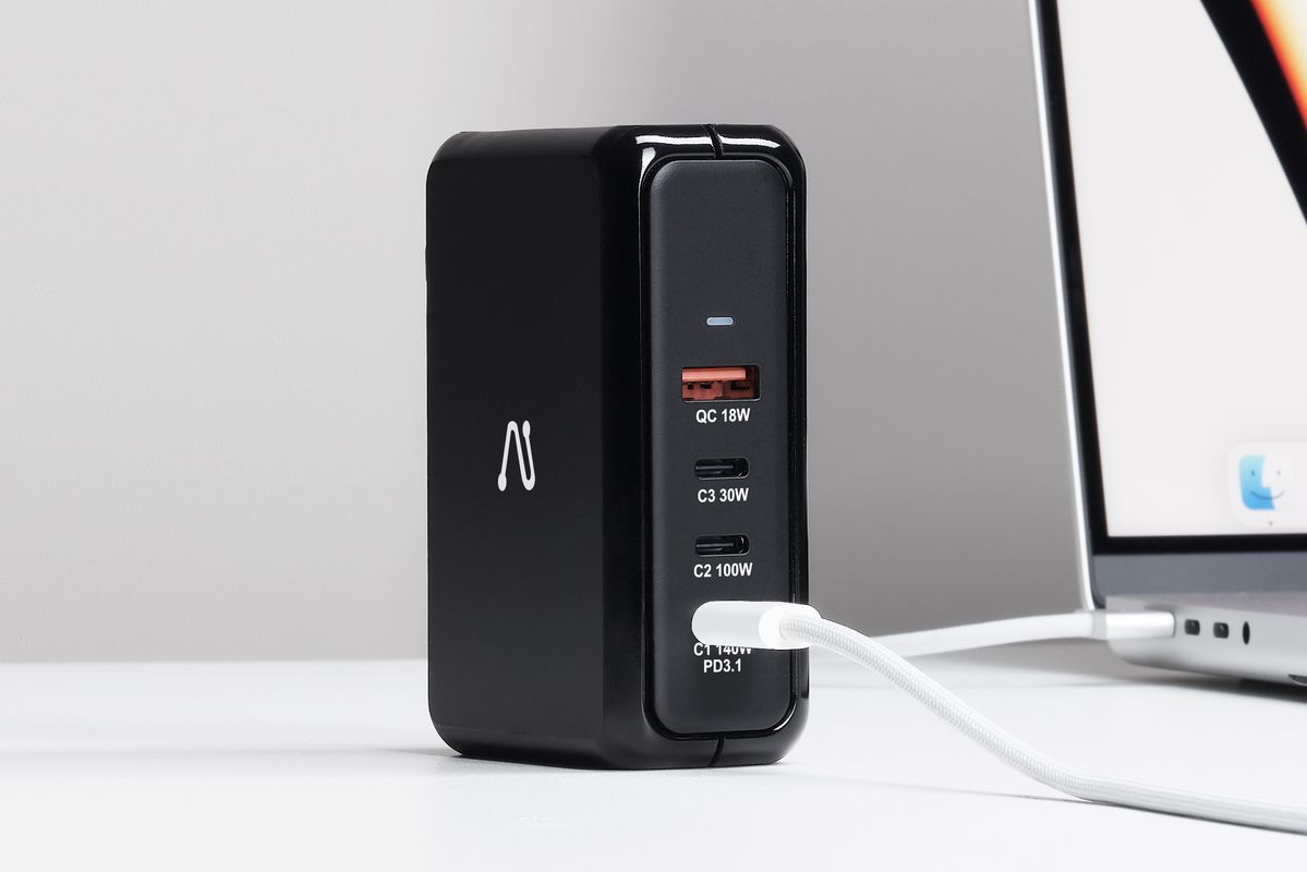 Aergiatech P1114: Charging four Apple devices simultaneously has never been easier photo 2
