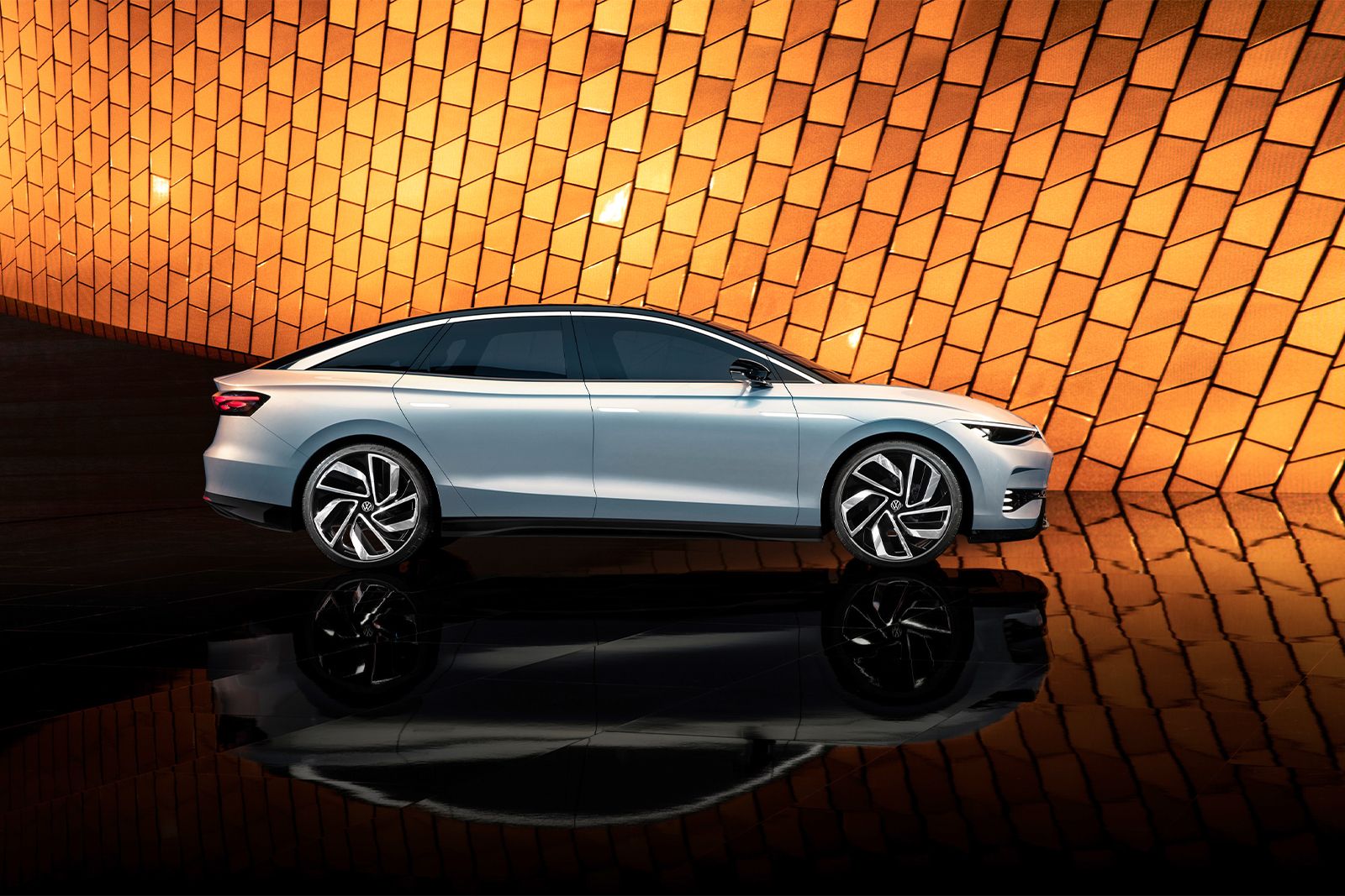 VW ID. AERO Concept Car 01 - future electric saloon from VW photo 1