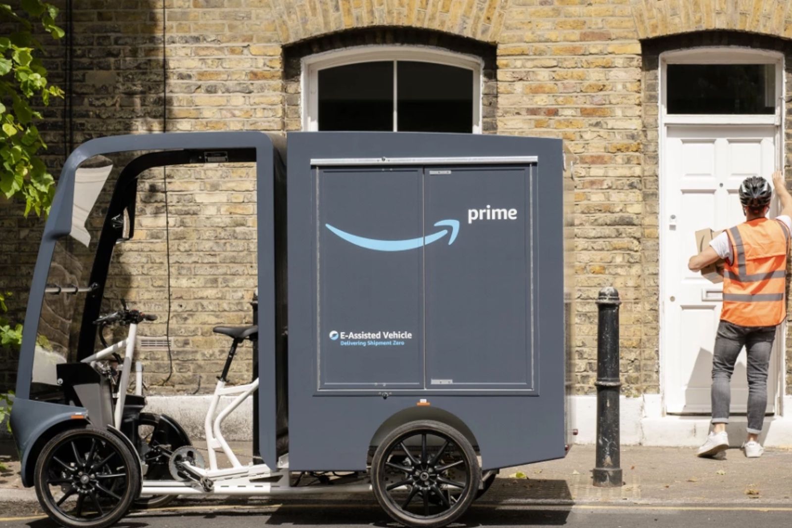 Amazon to start making delivers on-foot and with electric cargo bikes in London photo 1