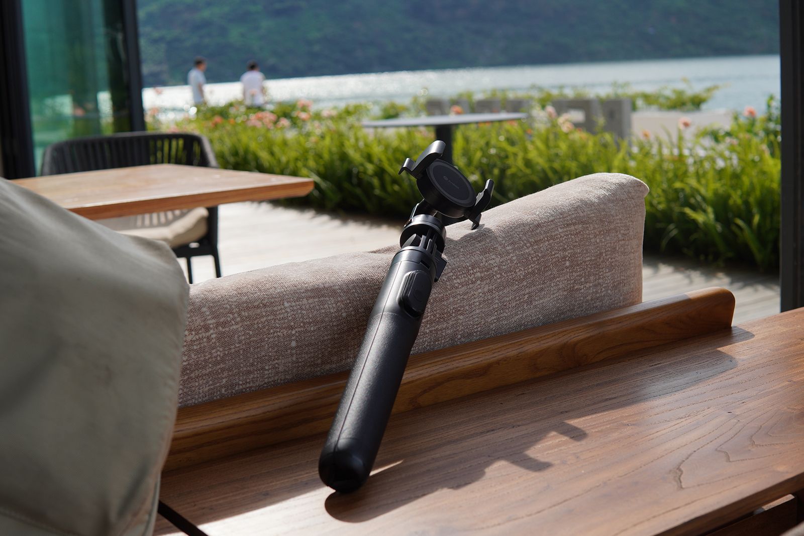 Introducing andobil MagStick, the world’s first MagSafe tripod photo 4