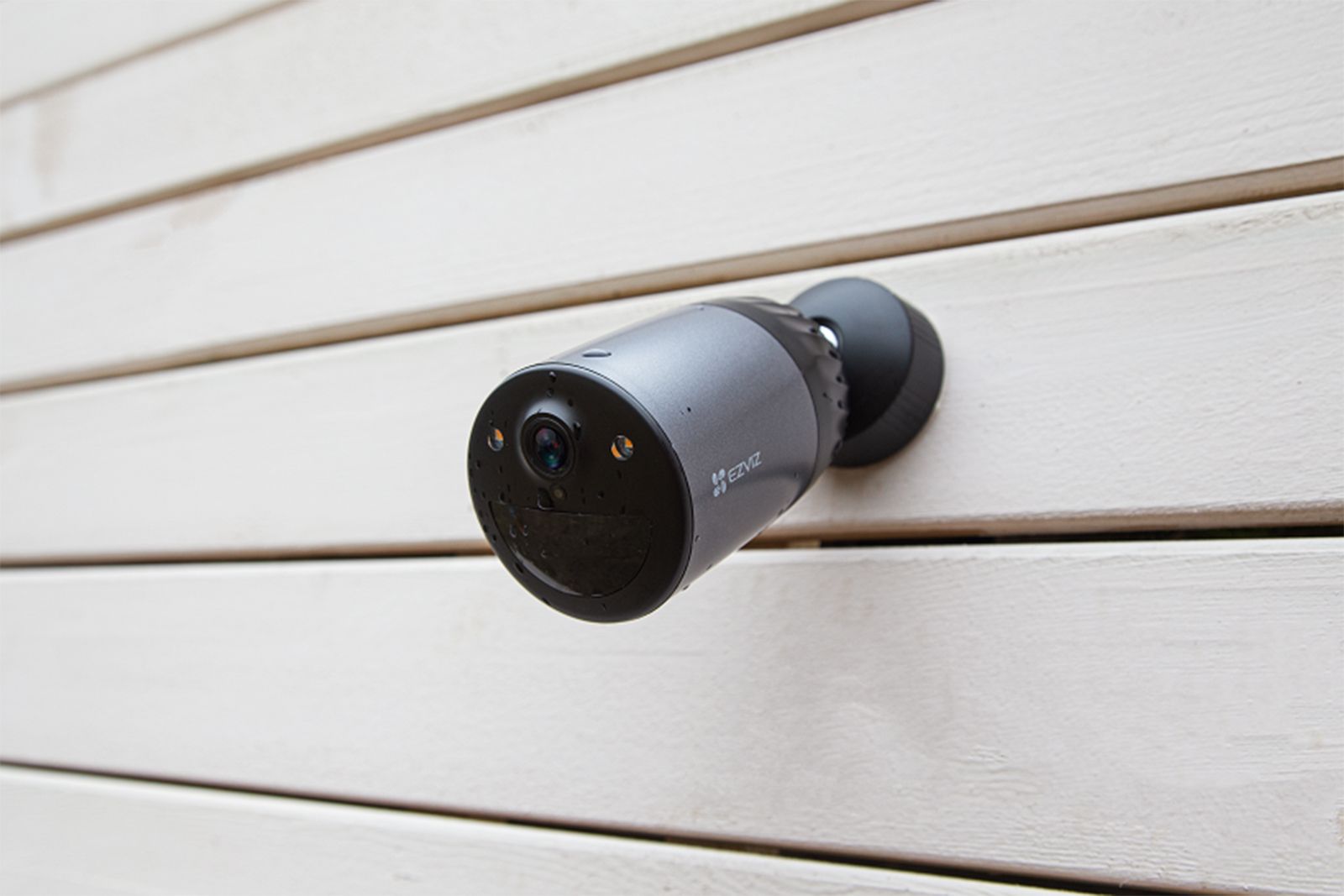 Find out why EZVIZ's cameras are superb - whether they're solar or battery powered photo 1