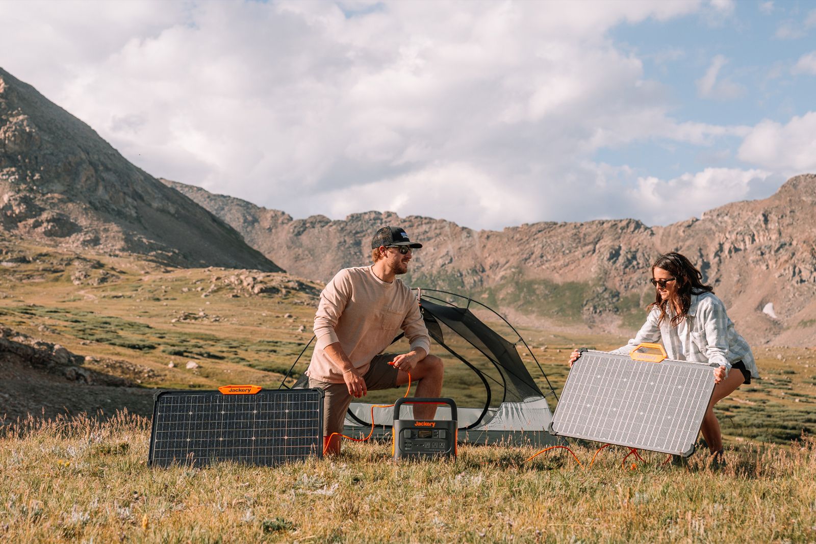 The speed of sunlight: New Jackery Solar Generator 1000 Pro enables fast solar charging photo 4