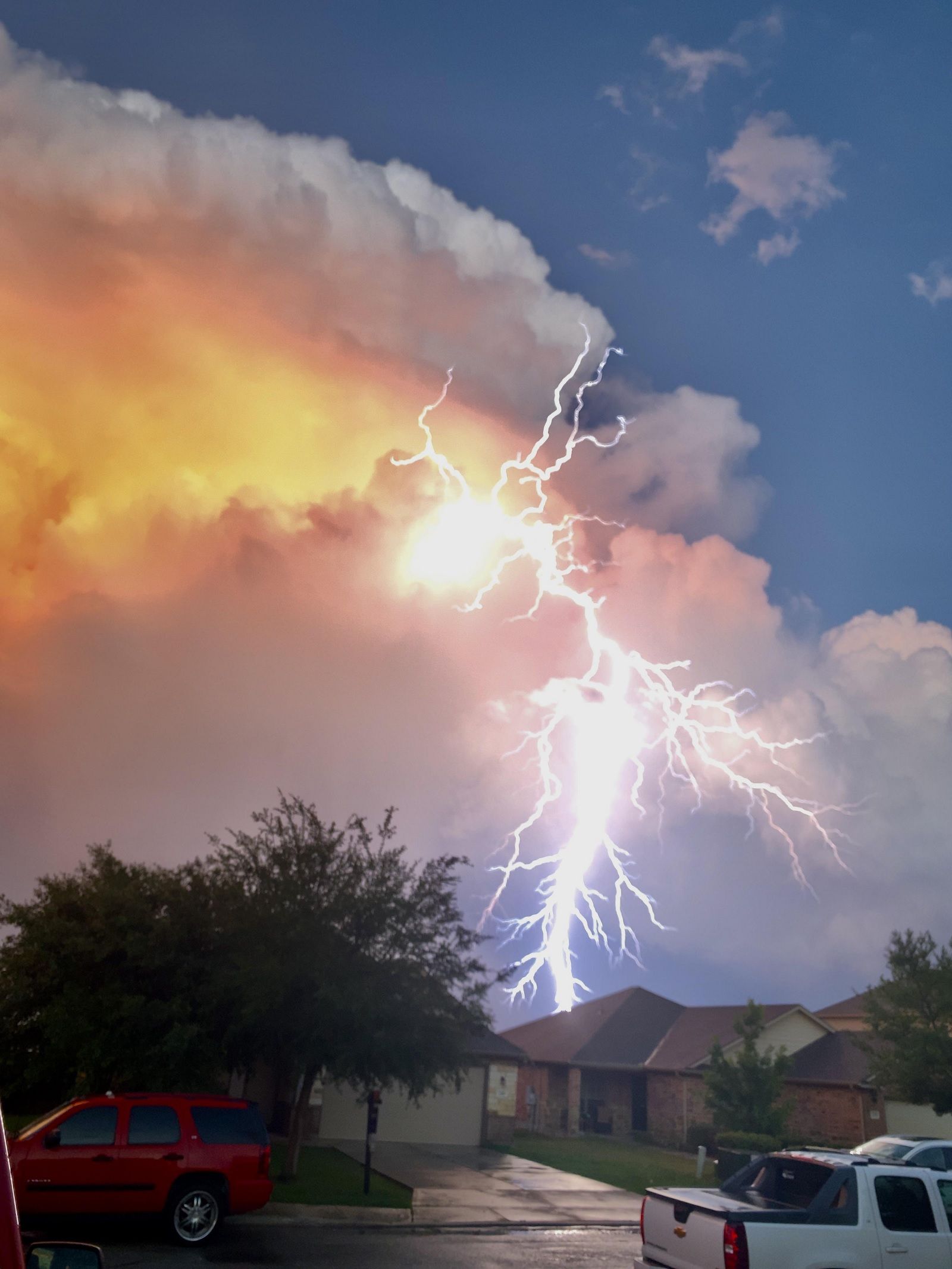 These Redditors are sharing incredible photos of wonderful weather phenomena photo 11
