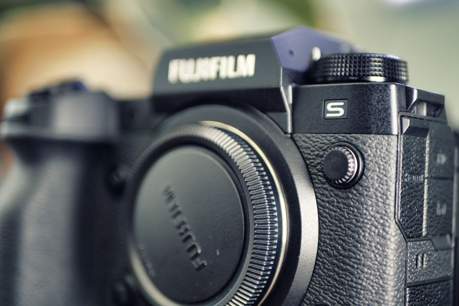 Fujifilm X-H2 vs X-H2S: Fuji's top hybrid shooters compared photo 7