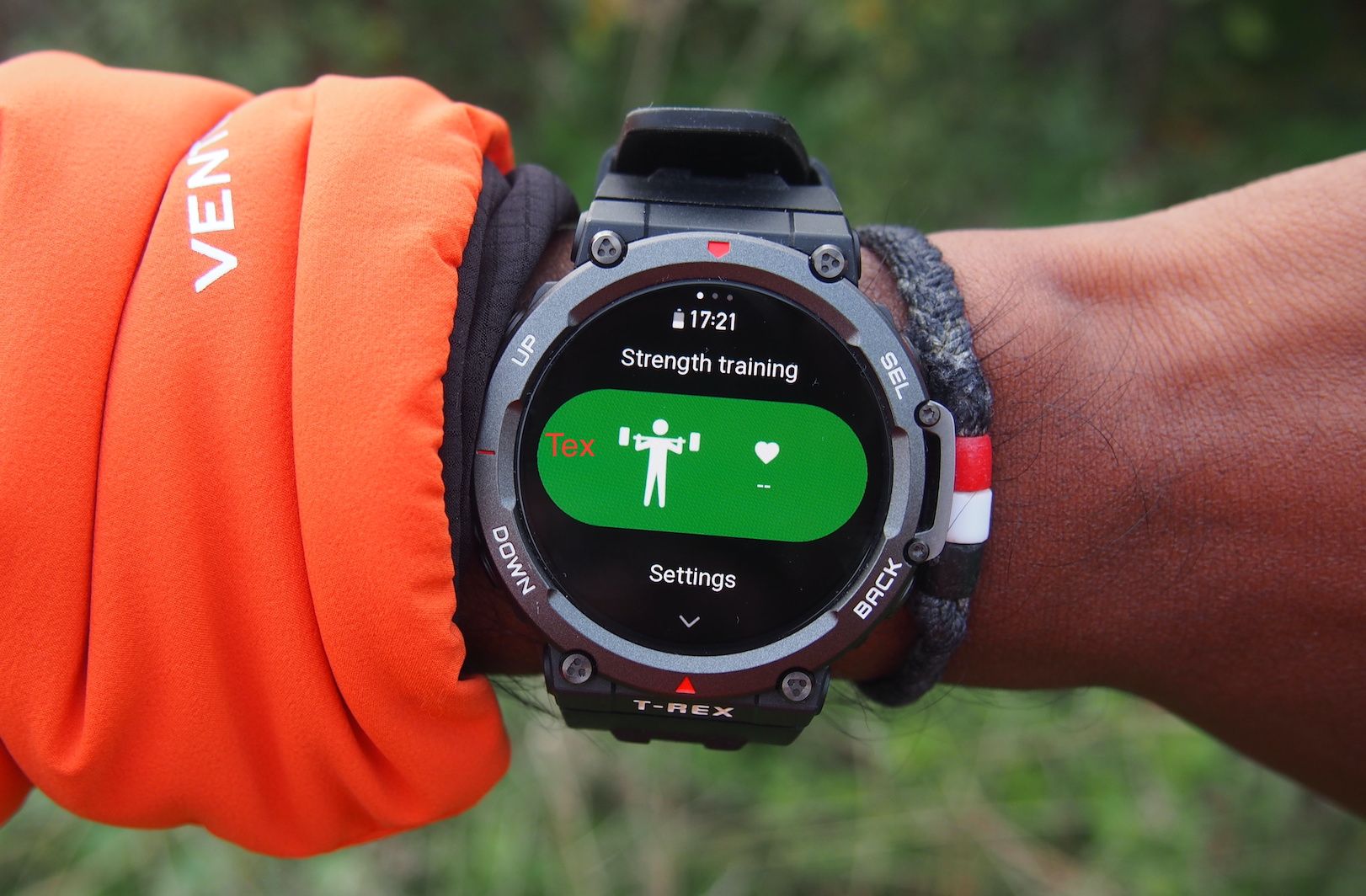 Amazfit T-Rex Ultra, análisis: review con precio, características y  especificaciones