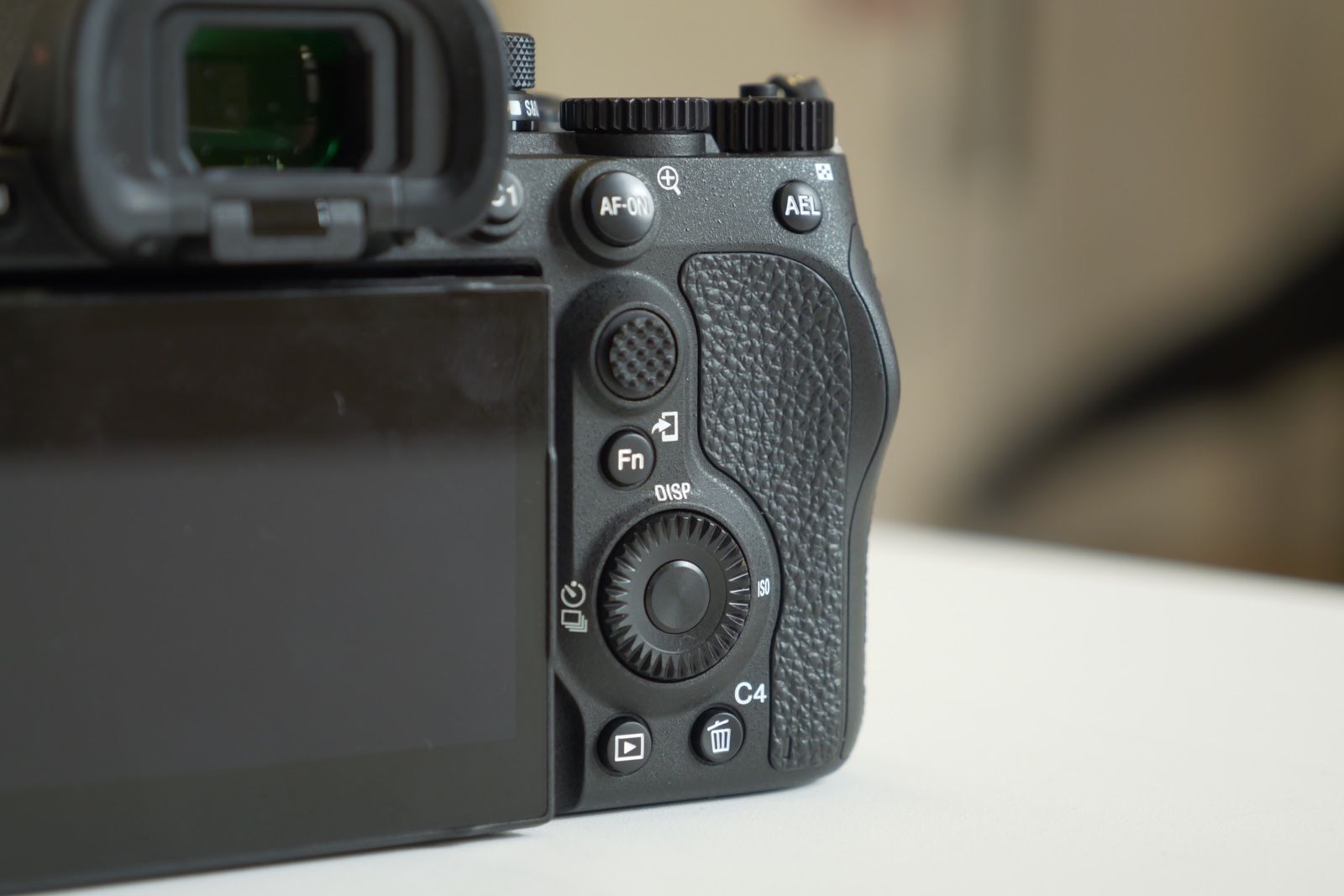 Sony A7R V body and design photo 11