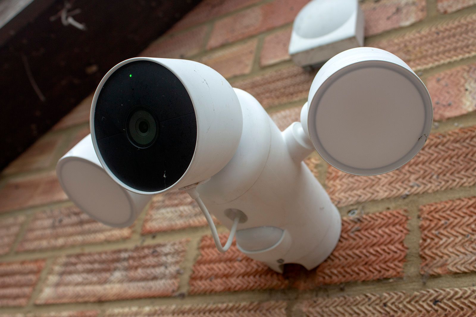 Revisión de Google Nest Cam con Floodlight: Iluminando el camino foto 2