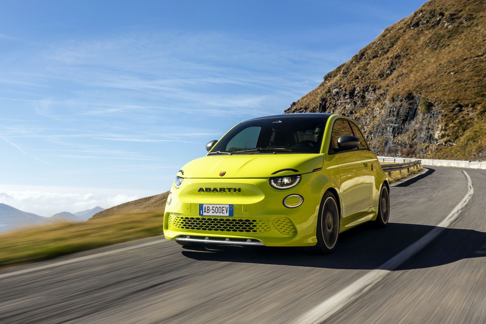 The fully electric Abarth 500e is here and promises smiles galore photo 1