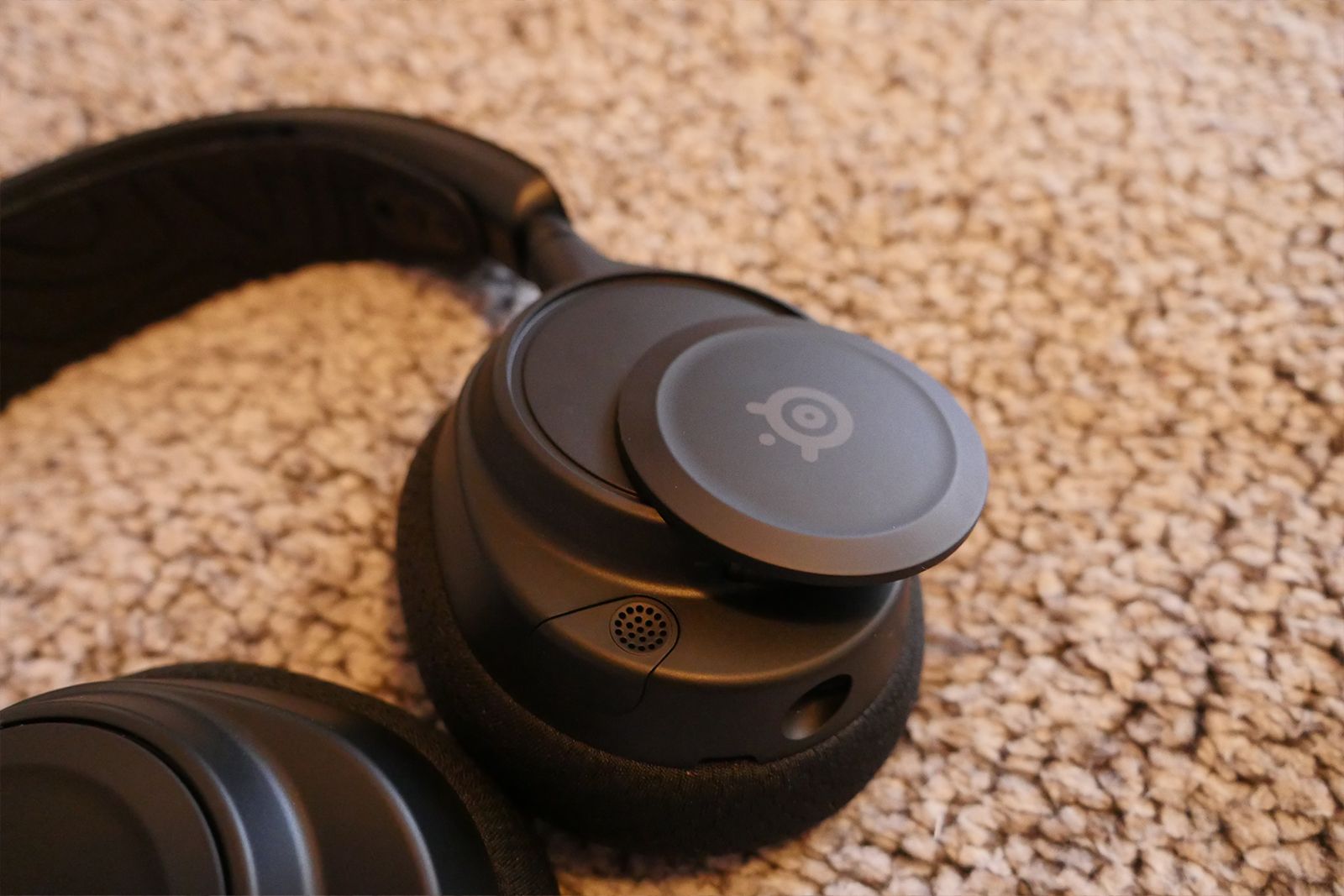 SteelSeries Arctis Nova 7 headset review: A happy medium photo 7