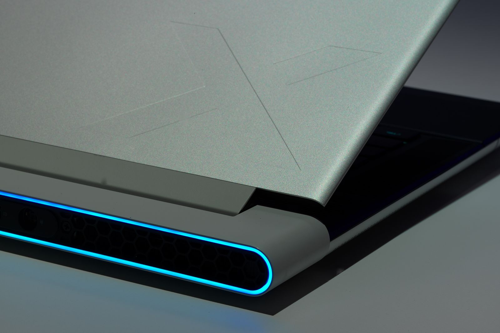 Alienware lifts the lid on its 2023 laptops photo 1