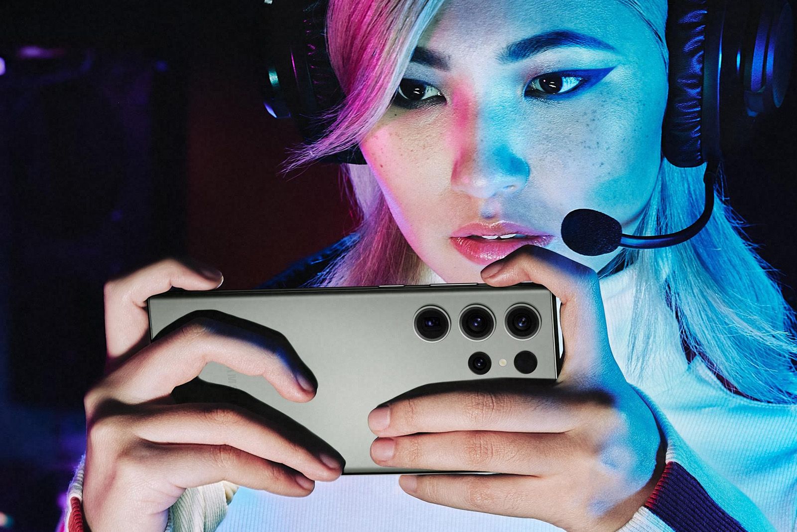 Samsung Galaxy S23 Ultra used for gaming by girl in headset