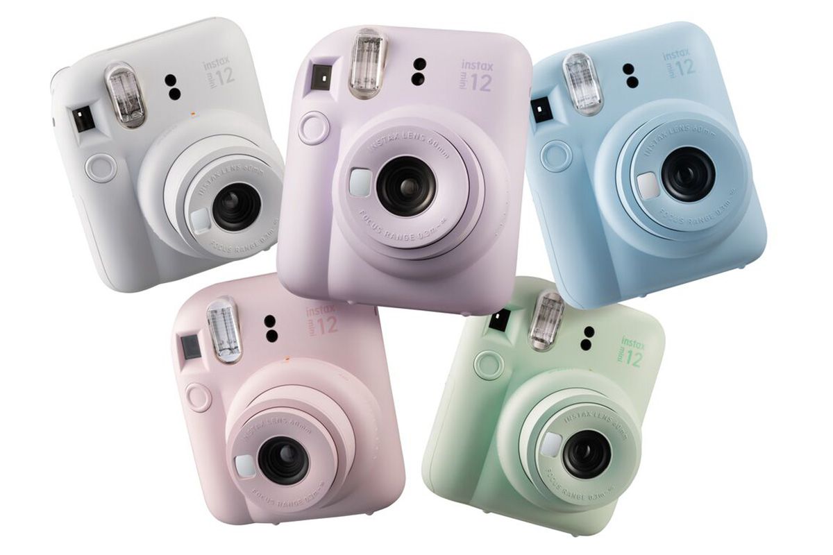 Fujifilm Instax Mini 12 family shot