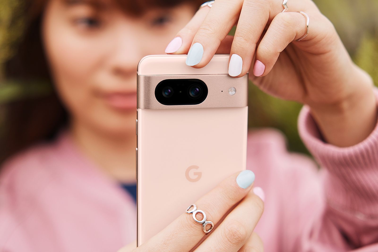 Pixel 8 Lifestyle 4 copy