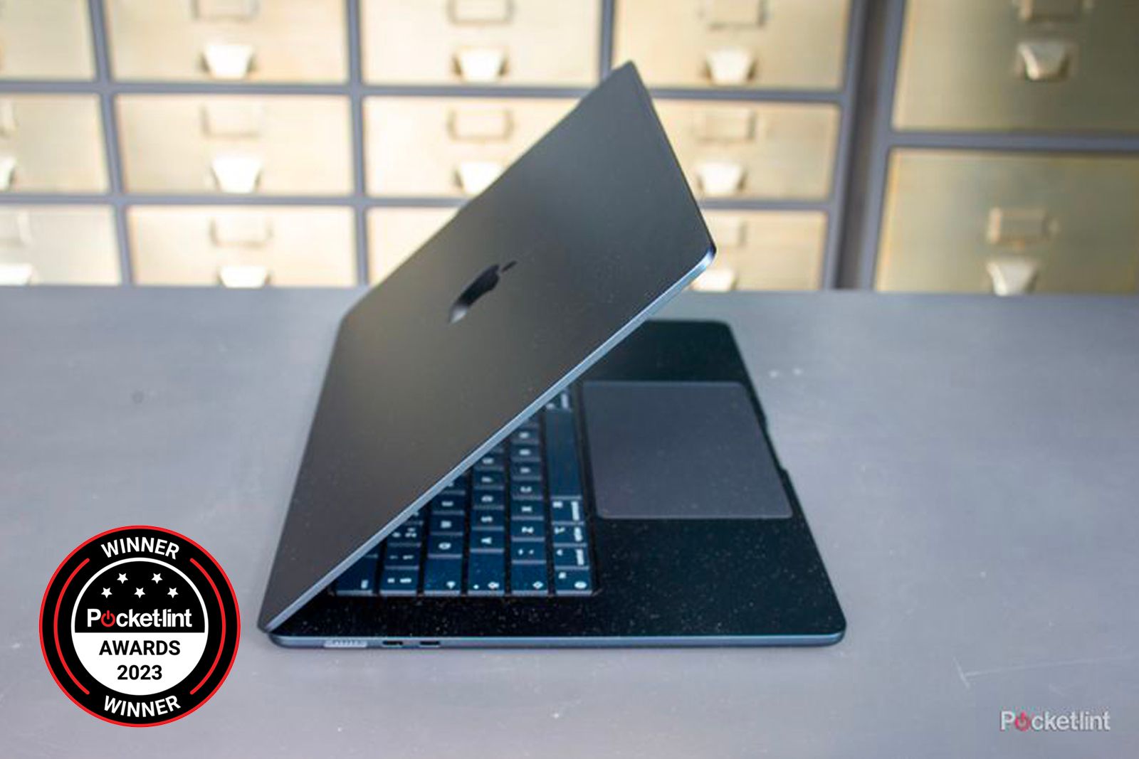 Apple MacBook 15-inch - Awards Badge