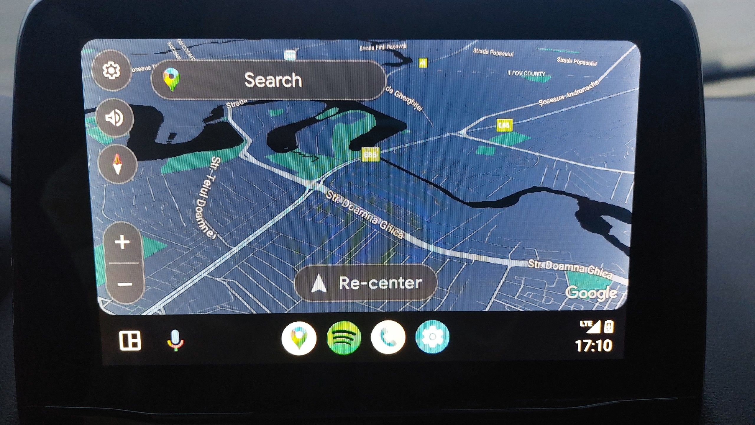 Android Auto's split-screen interface also makes it easy to get full-screen navigation. 