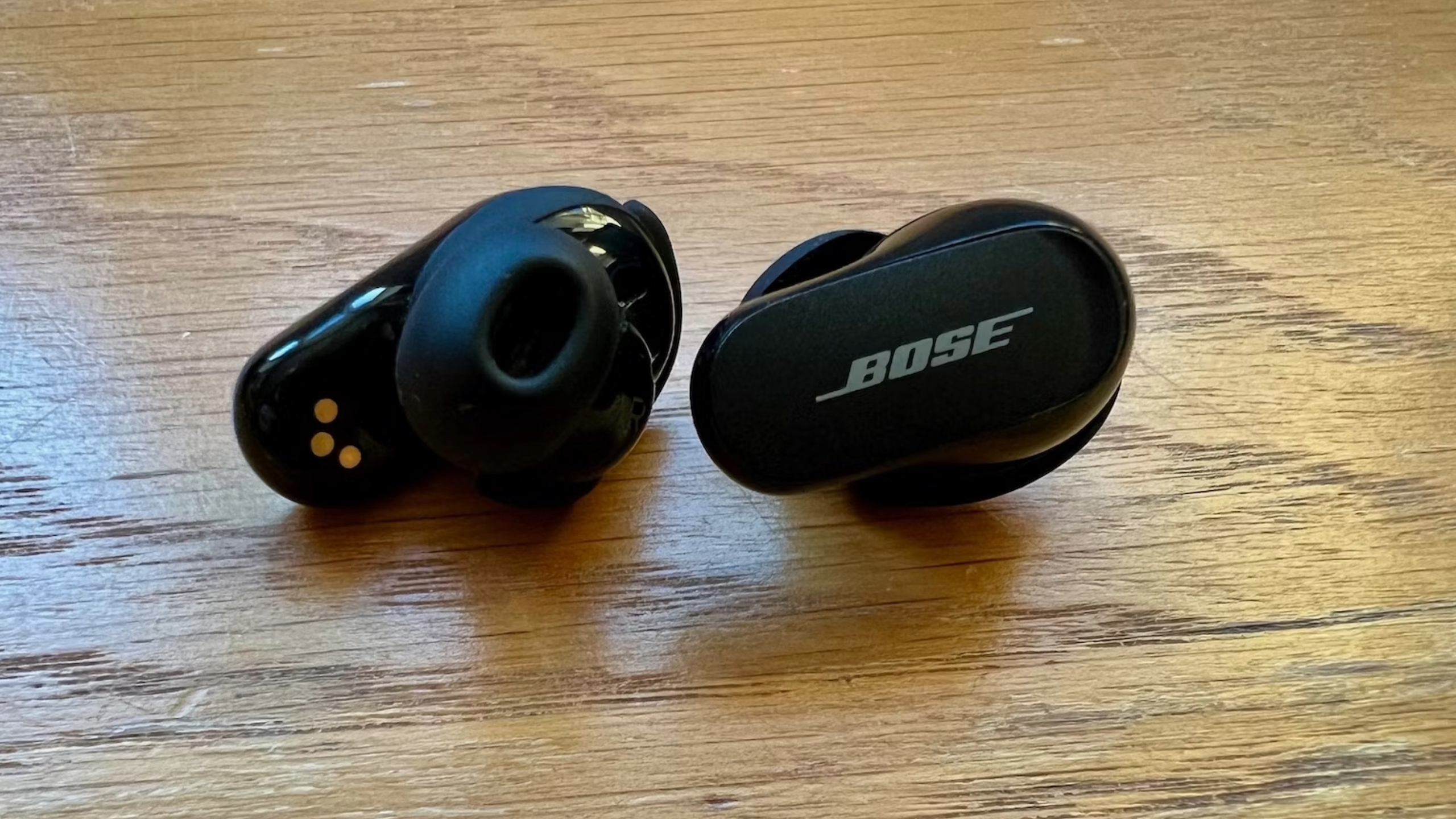Bose-Quiet-Comfort-Earbuds-II-on-table