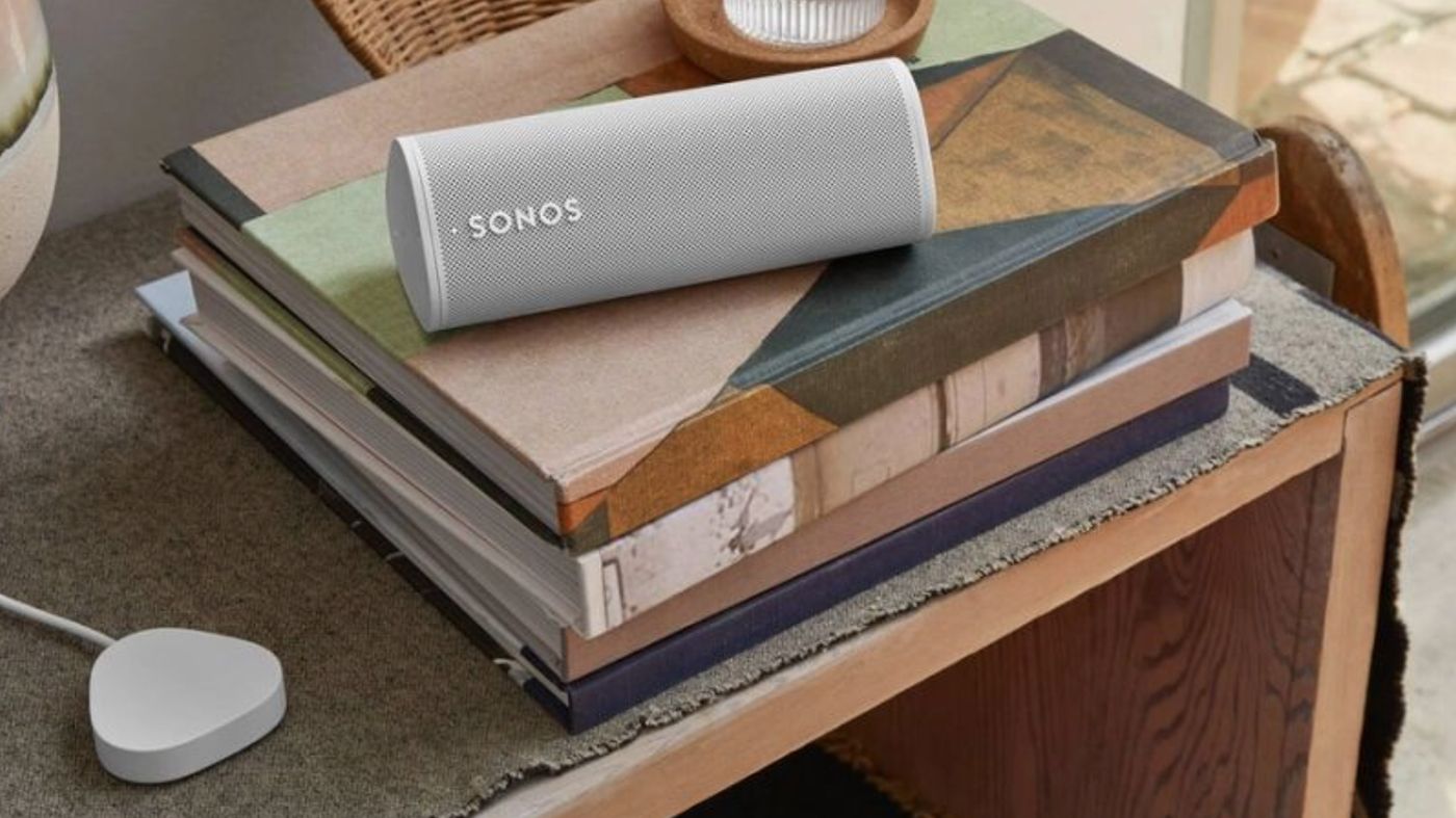 Sonos Roam with Qi charger