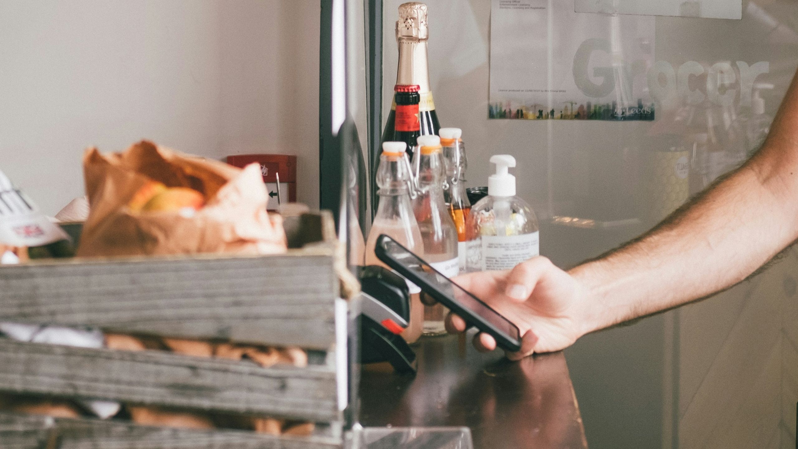 Apple Pay at a bakery