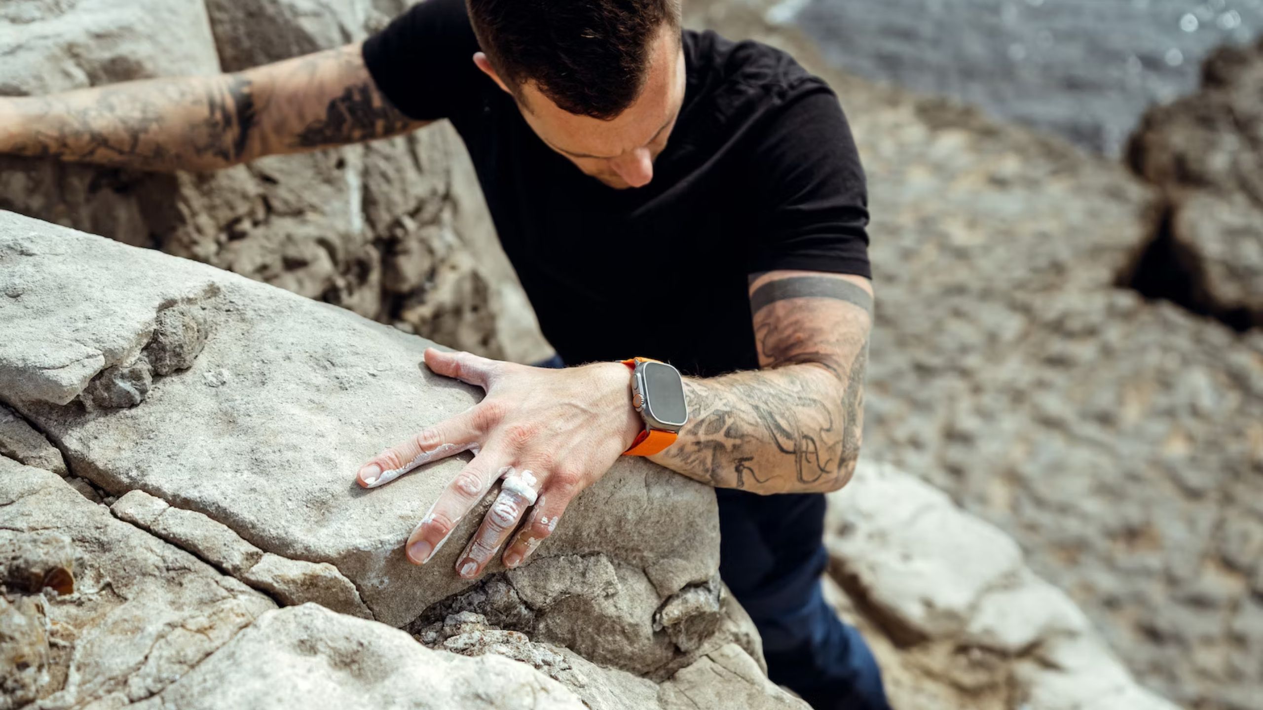 Loïc Salan goes rock climbing with Apple Watch Ultra 