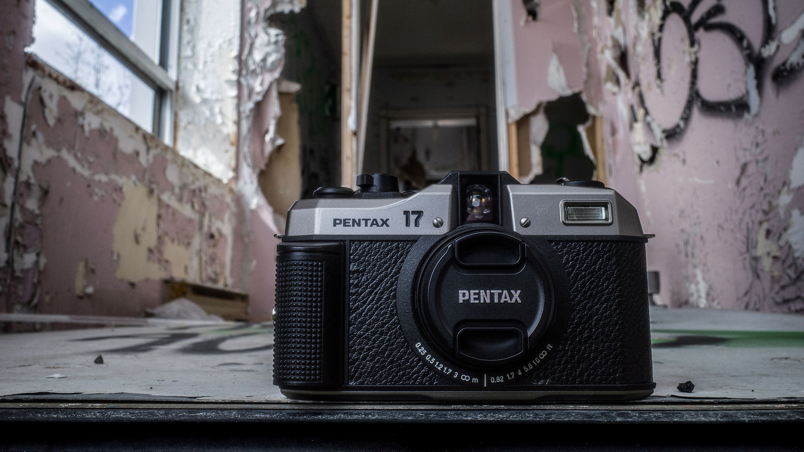 An image of the Pentax 17 film camera front